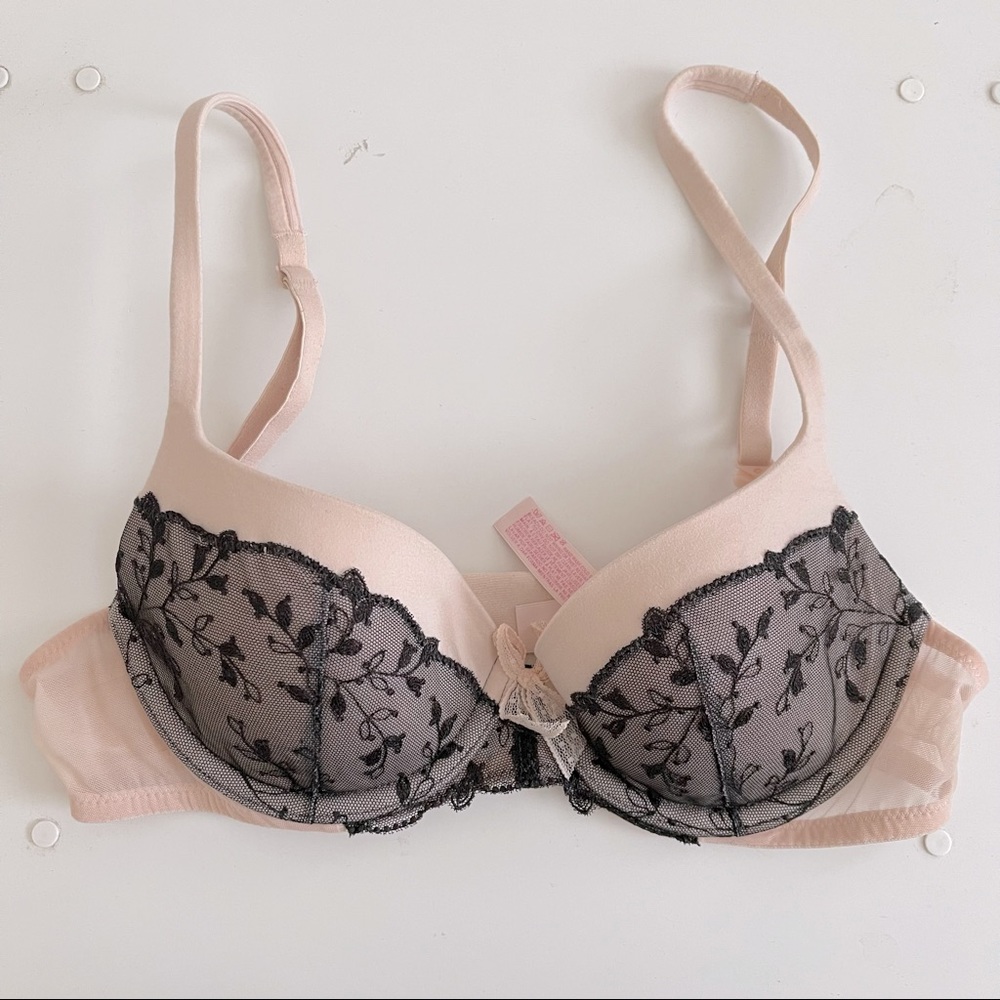Victoria Secret Body Bra